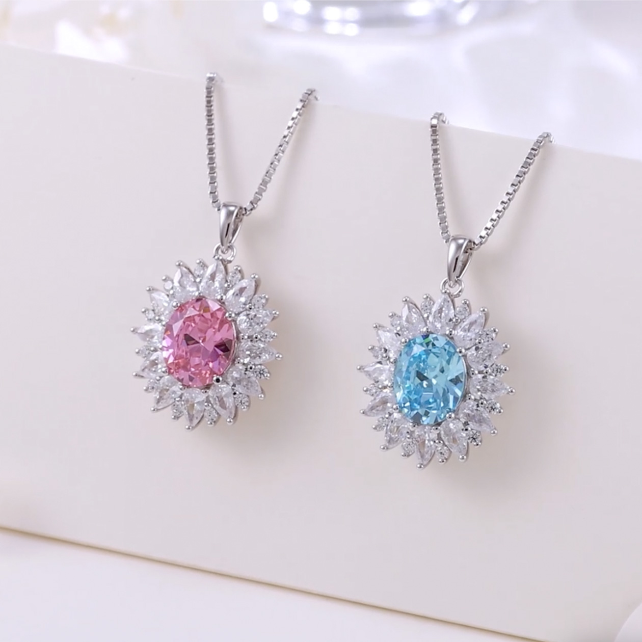 Halskette_Fame_armreifen_pavels_sternzeichen_online_shop_juwelier_berlin_preis_empfehlen_buchstaben_Goldschmuck_kinderschmuck_armband_gravur_schmuck_ringe_ohrringe_ketten_02